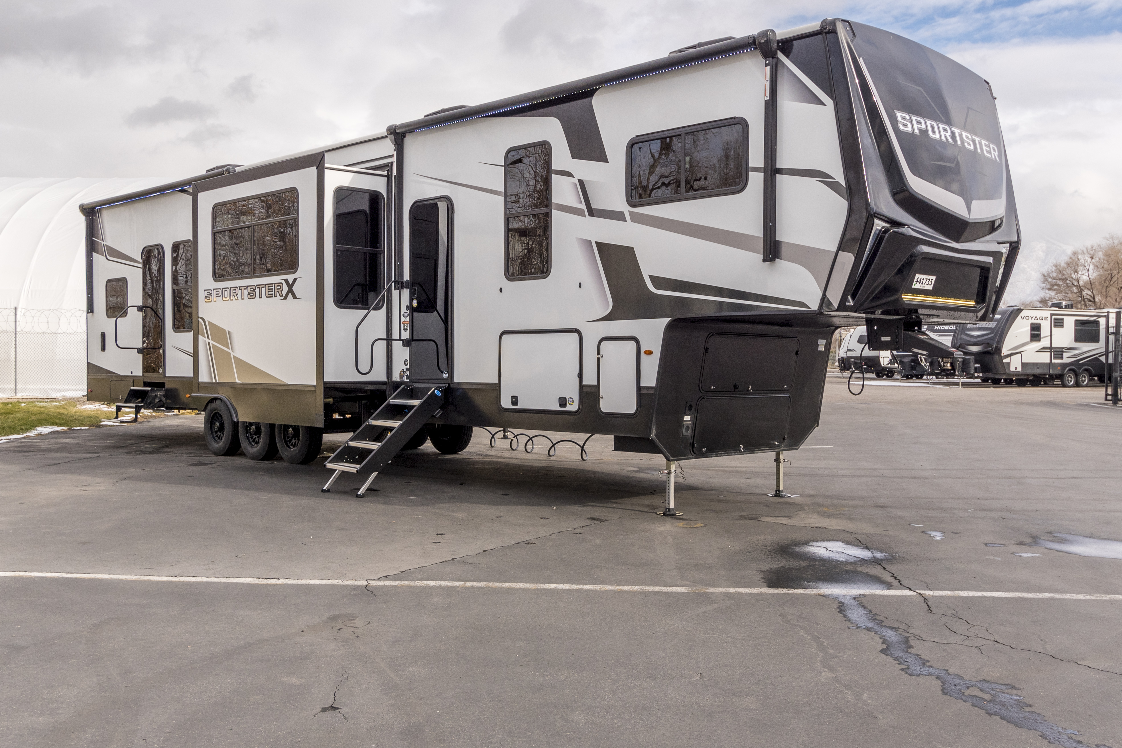 2025 Kzrv 3915X